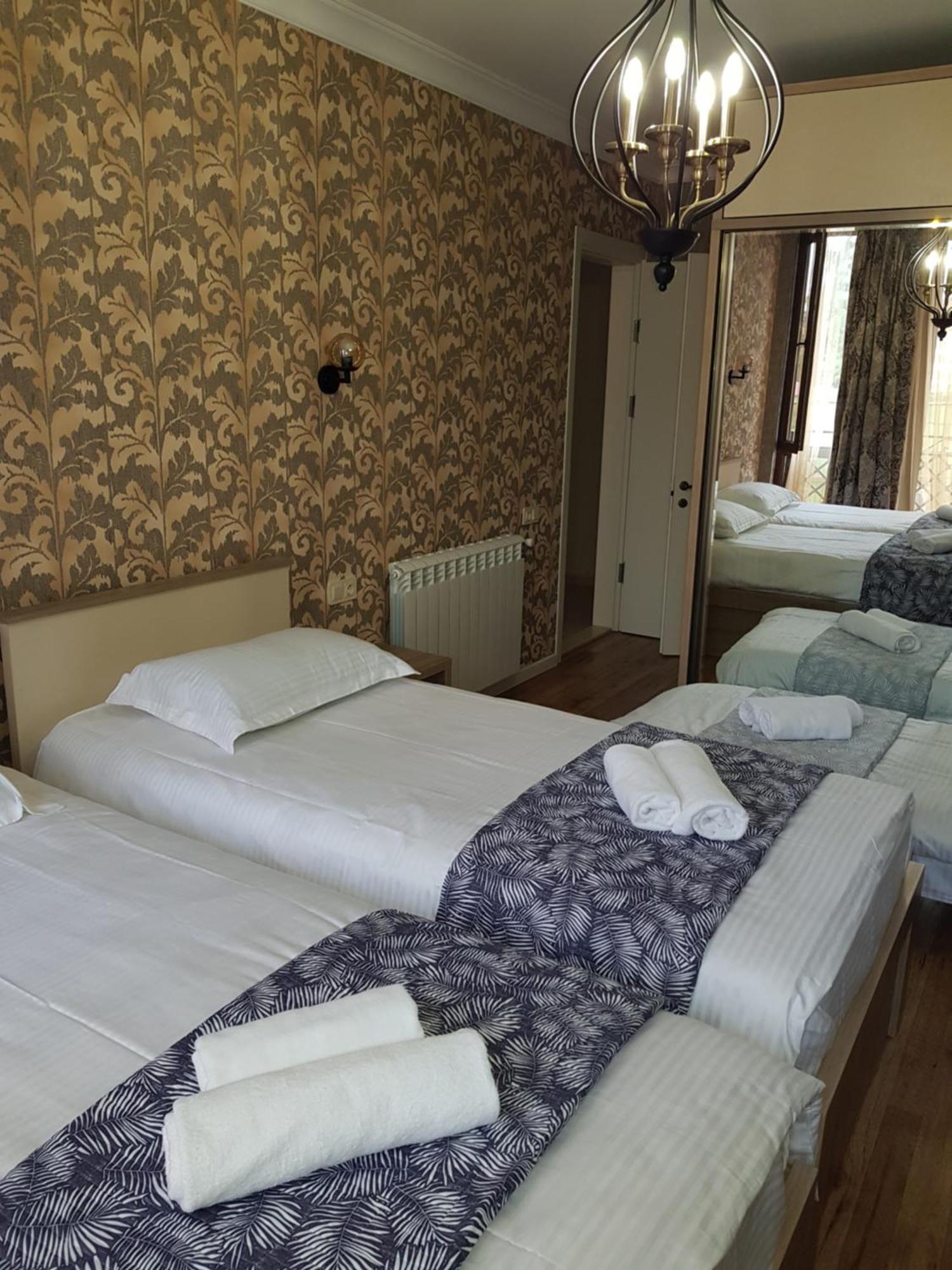 Piazza Batumi Guesthouse Екстер'єр фото
