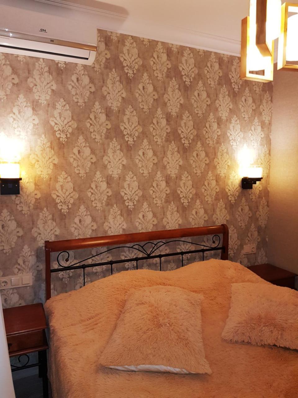 Piazza Batumi Guesthouse Екстер'єр фото