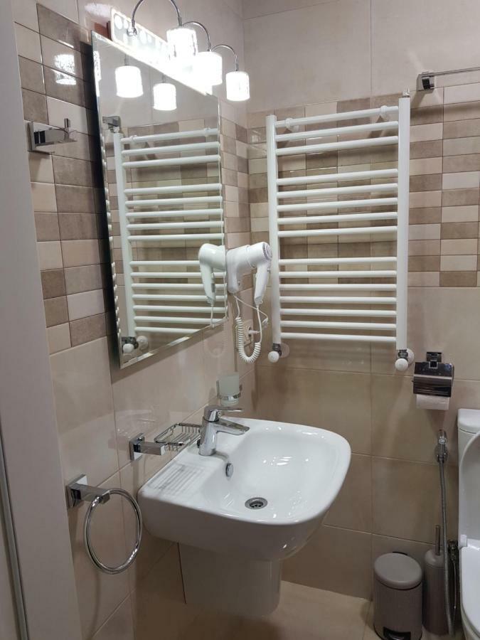 Piazza Batumi Guesthouse Екстер'єр фото