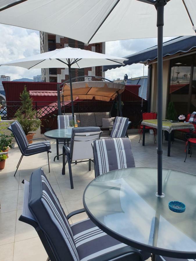 Piazza Batumi Guesthouse Екстер'єр фото